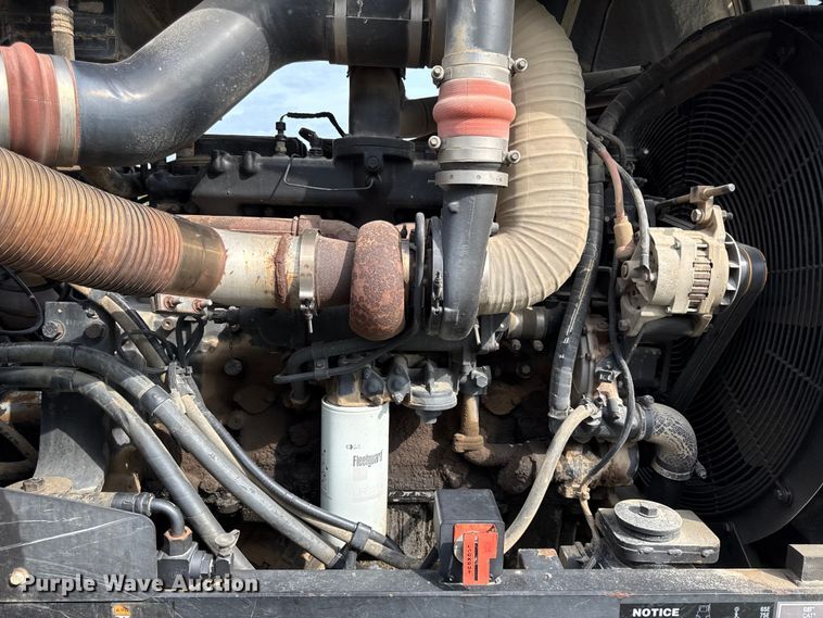 image for item YA3980 2002 Caterpillar Challenger 95E tractor
