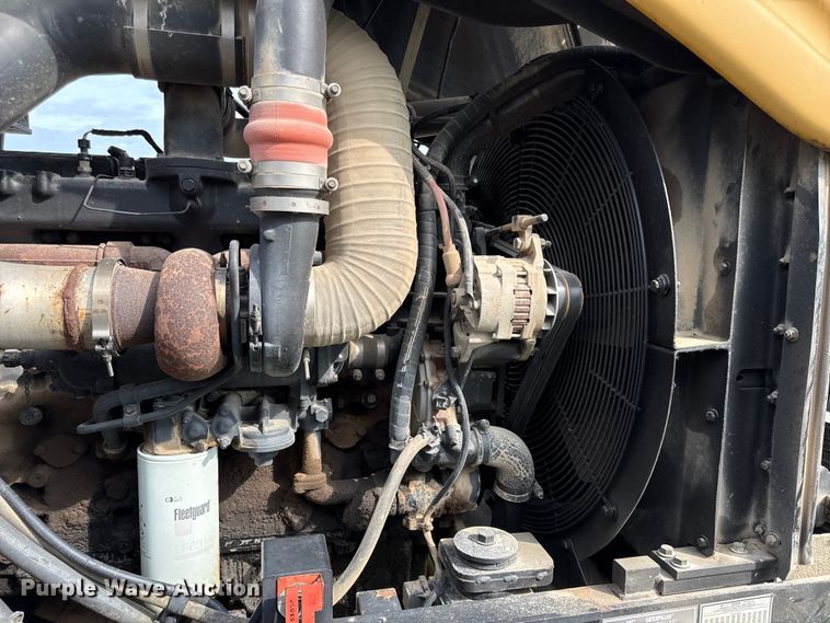 image for item YA3980 2002 Caterpillar Challenger 95E tractor