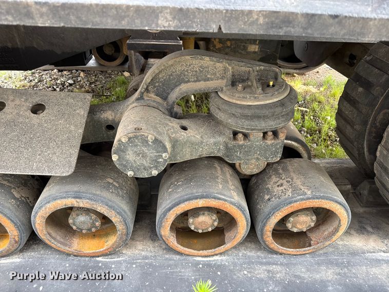 image for item YA3980 2002 Caterpillar Challenger 95E tractor