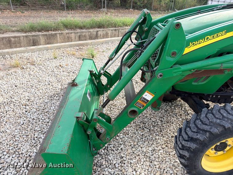 image for item YA4083 2012 John Deere 4520 MFWD tractor