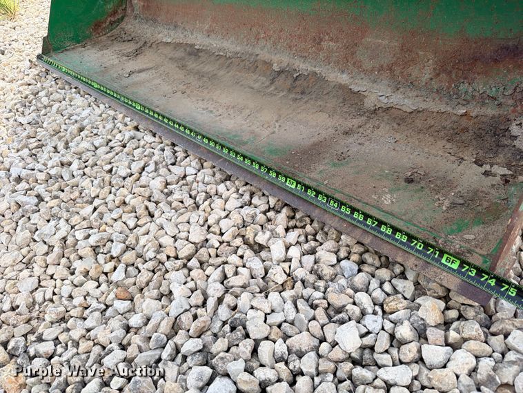 image for item YA4083 2012 John Deere 4520 MFWD tractor