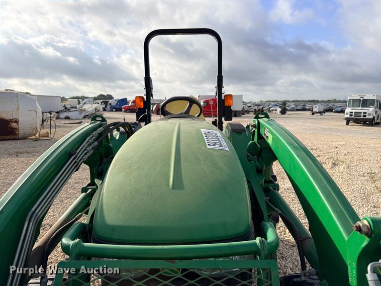 image for item YA4083 2012 John Deere 4520 MFWD tractor