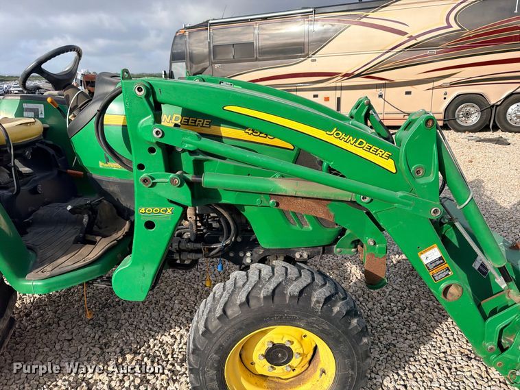 image for item YA4083 2012 John Deere 4520 MFWD tractor