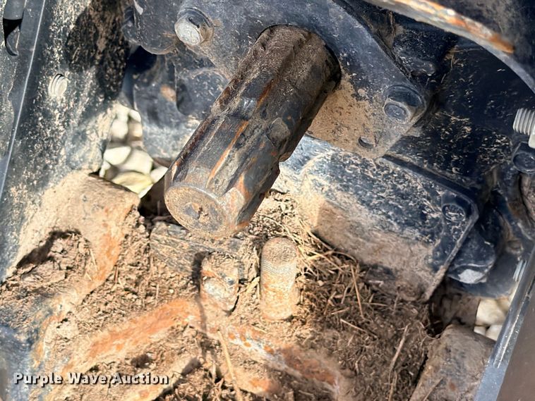 image for item YA4083 2012 John Deere 4520 MFWD tractor
