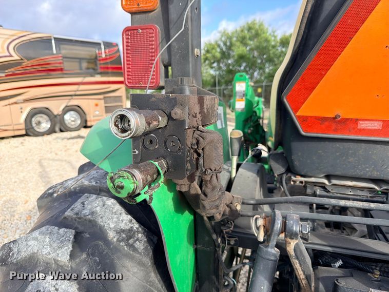 image for item YA4083 2012 John Deere 4520 MFWD tractor