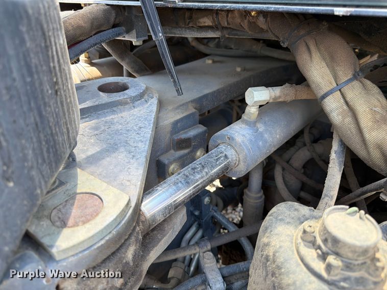 image for item YA4187 1999 New Holland TV140 MFWD bi-directional tractor