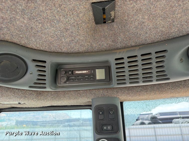 image for item YA4187 1999 New Holland TV140 MFWD bi-directional tractor