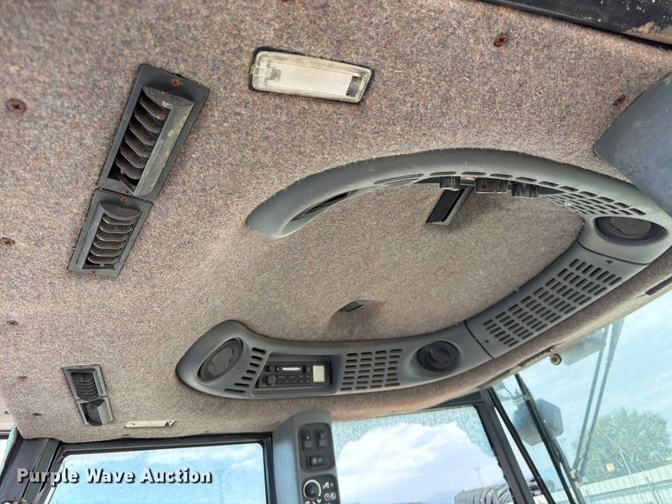 image for item YA4187 1999 New Holland TV140 MFWD bi-directional tractor