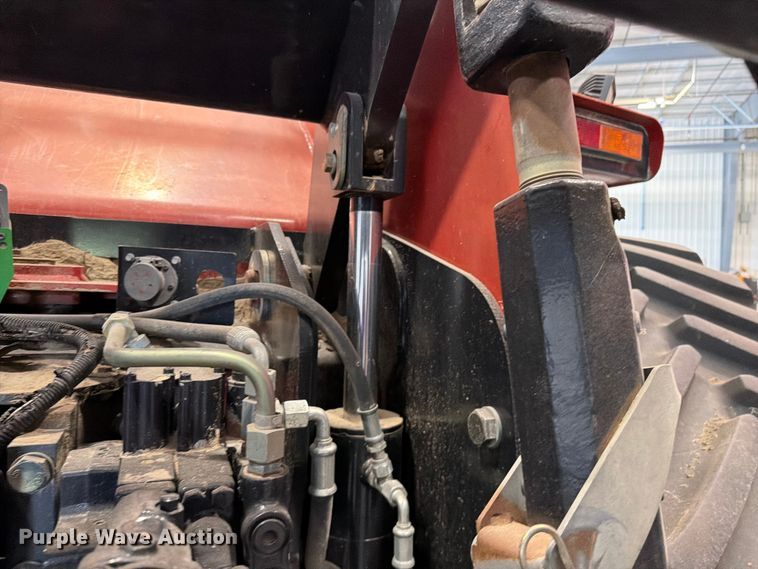 image for item YA4195 2010 Case IH Steiger 435 Quadtrac 4WD tractor