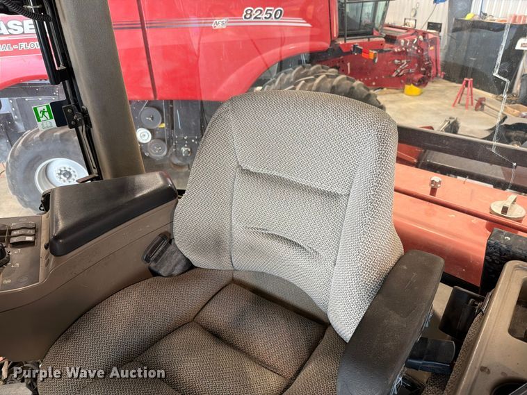 image for item YA4195 2010 Case IH Steiger 435 Quadtrac 4WD tractor