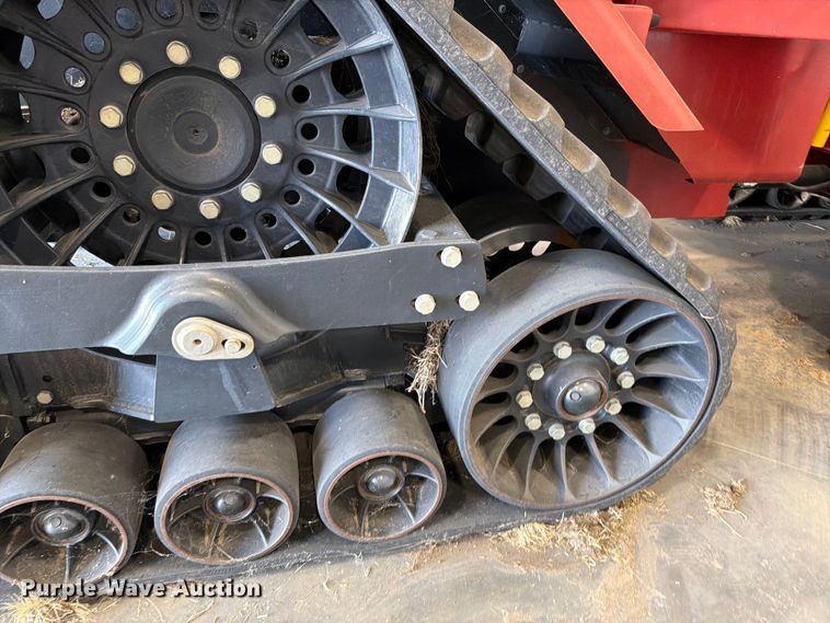image for item YA4195 2010 Case IH Steiger 435 Quadtrac 4WD tractor