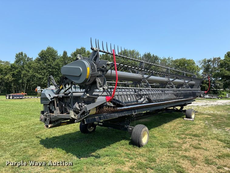 image for item YA4269 2022 Gleaner 9330 flex draper head