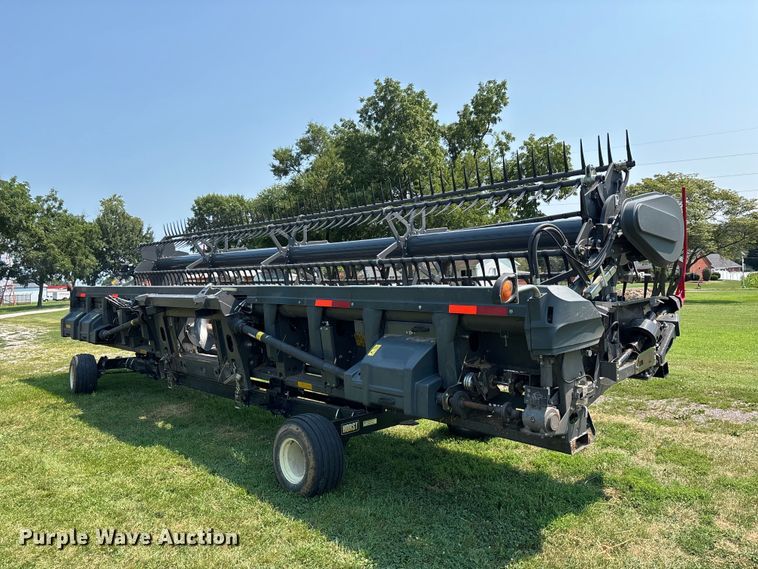 image for item YA4269 2022 Gleaner 9330 flex draper head