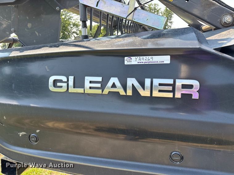 image for item YA4269 2022 Gleaner 9330 flex draper head