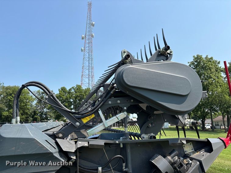 image for item YA4269 2022 Gleaner 9330 flex draper head