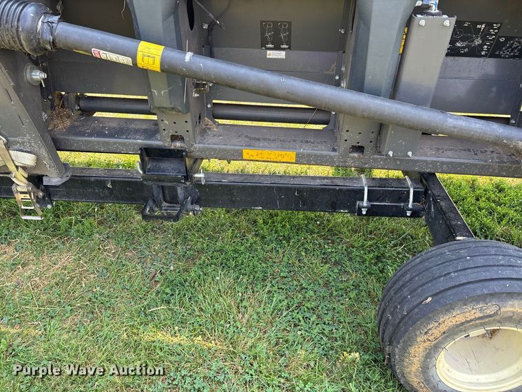image for item YA4269 2022 Gleaner 9330 flex draper head