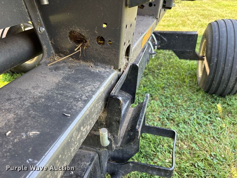 image for item YA4269 2022 Gleaner 9330 flex draper head