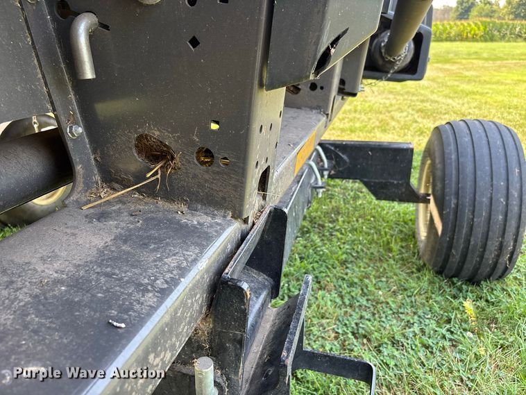 image for item YA4269 2022 Gleaner 9330 flex draper head