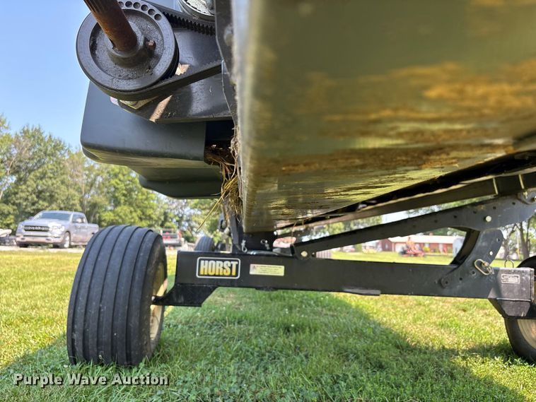 image for item YA4269 2022 Gleaner 9330 flex draper head