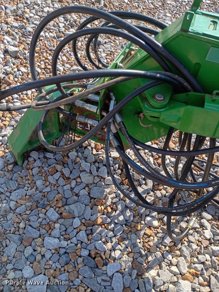 image for item YA4488 2015 John Deere 1795 split row planter