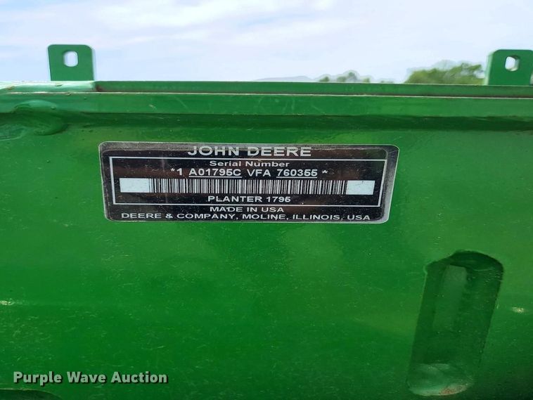 image for item YA4488 2015 John Deere 1795 split row planter
