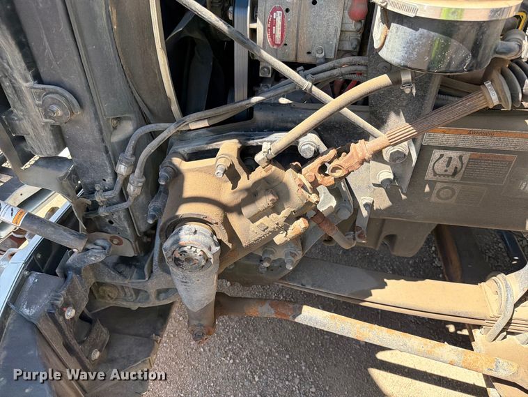 image for item DQ0072 2020 Peterbilt 579 semi truck