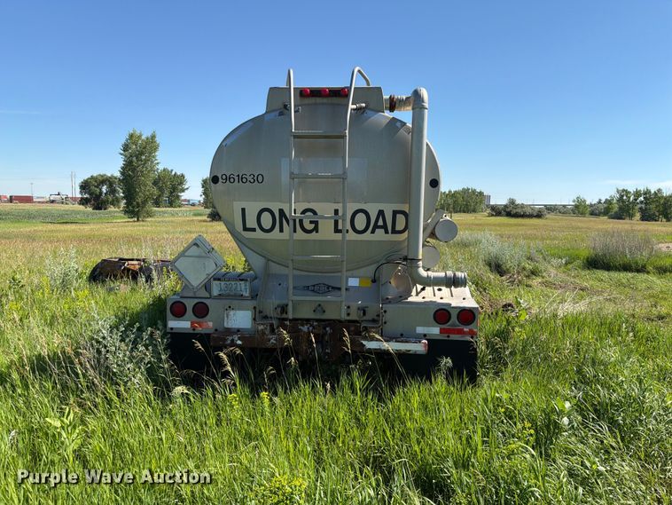 image for item DQ0075 1996 Beall BAST-30-2-SB tank trailer
