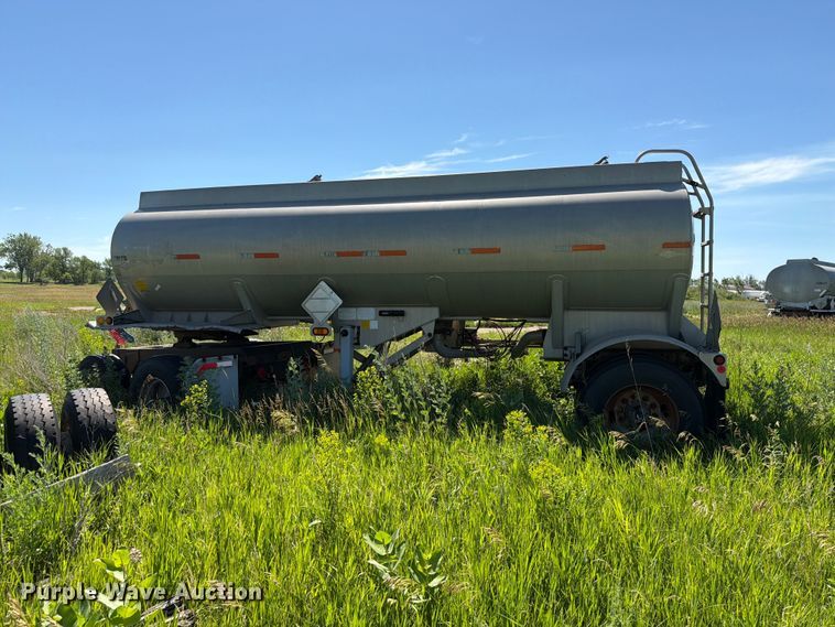 image for item DQ0075 1996 Beall BAST-30-2-SB tank trailer