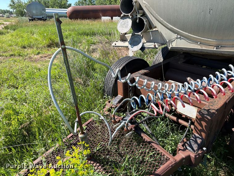 image for item DQ0075 1996 Beall BAST-30-2-SB tank trailer