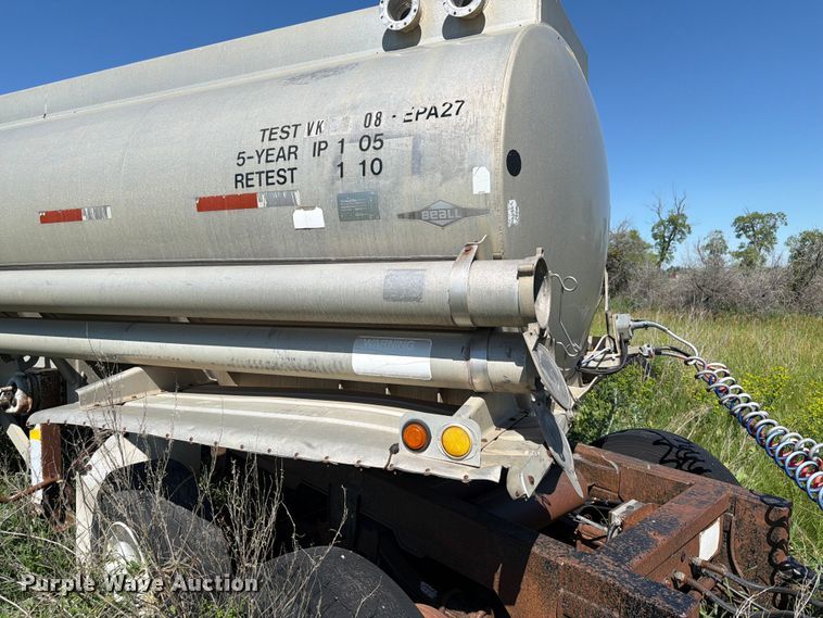 image for item DQ0075 1996 Beall BAST-30-2-SB tank trailer