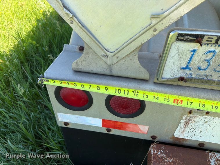 image for item DQ0075 1996 Beall BAST-30-2-SB tank trailer
