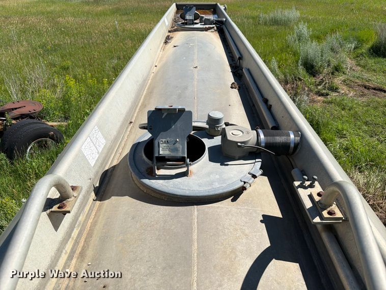 image for item DQ0075 1996 Beall BAST-30-2-SB tank trailer