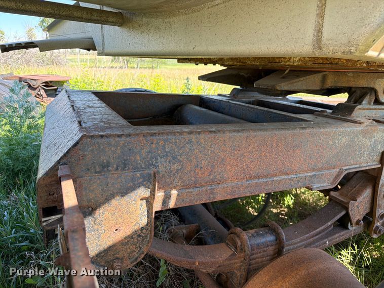 image for item DQ0075 1996 Beall BAST-30-2-SB tank trailer