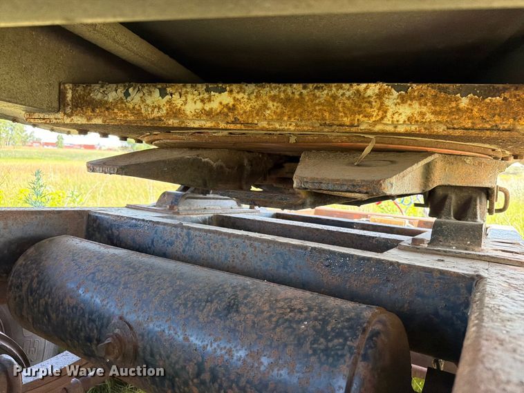 image for item DQ0075 1996 Beall BAST-30-2-SB tank trailer