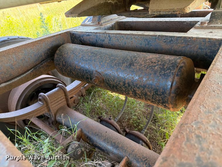 image for item DQ0075 1996 Beall BAST-30-2-SB tank trailer