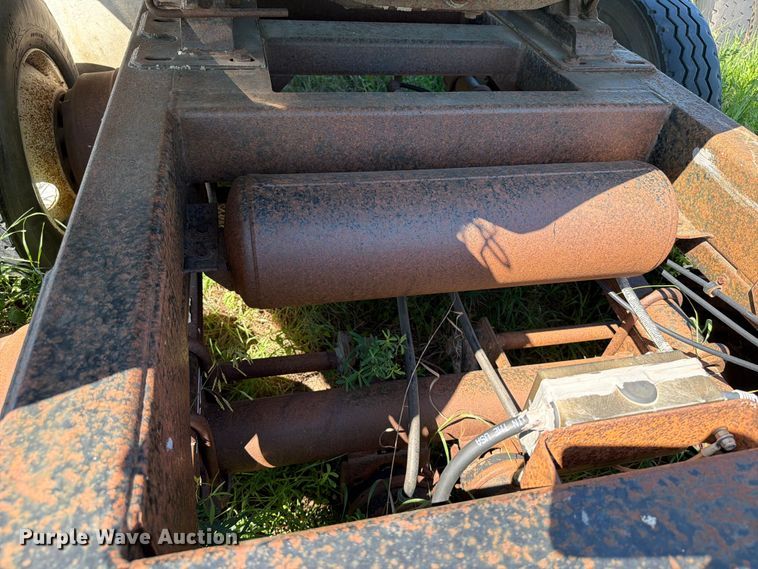 image for item DQ0075 1996 Beall BAST-30-2-SB tank trailer