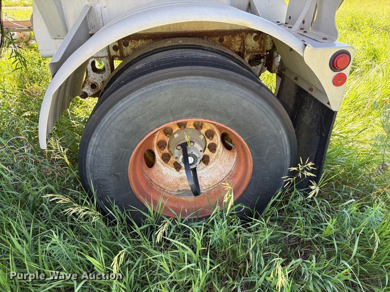 image for item DQ0075 1996 Beall BAST-30-2-SB tank trailer