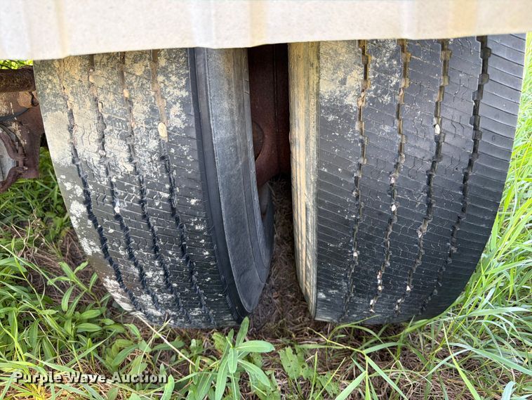 image for item DQ0075 1996 Beall BAST-30-2-SB tank trailer