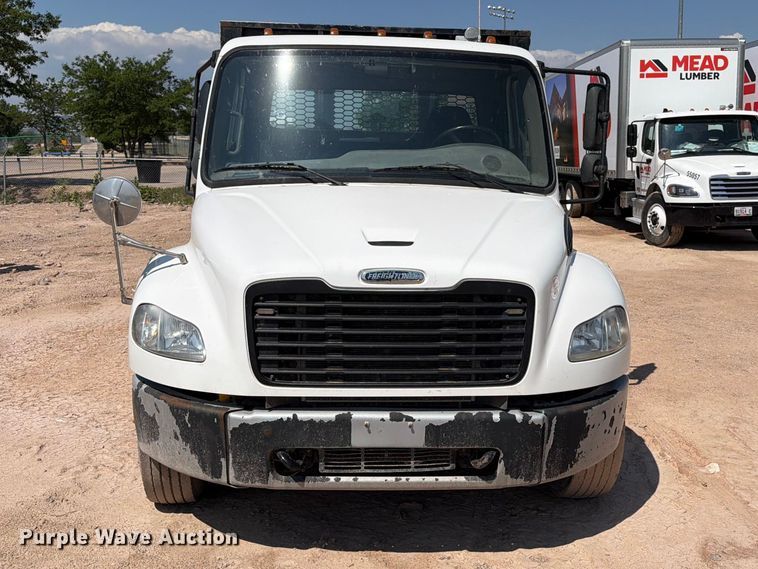 image for item DQ0082 2020 Freightliner Business Class M2 flatbed truck