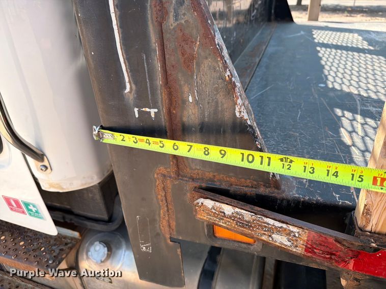 image for item DQ0082 2020 Freightliner Business Class M2 flatbed truck