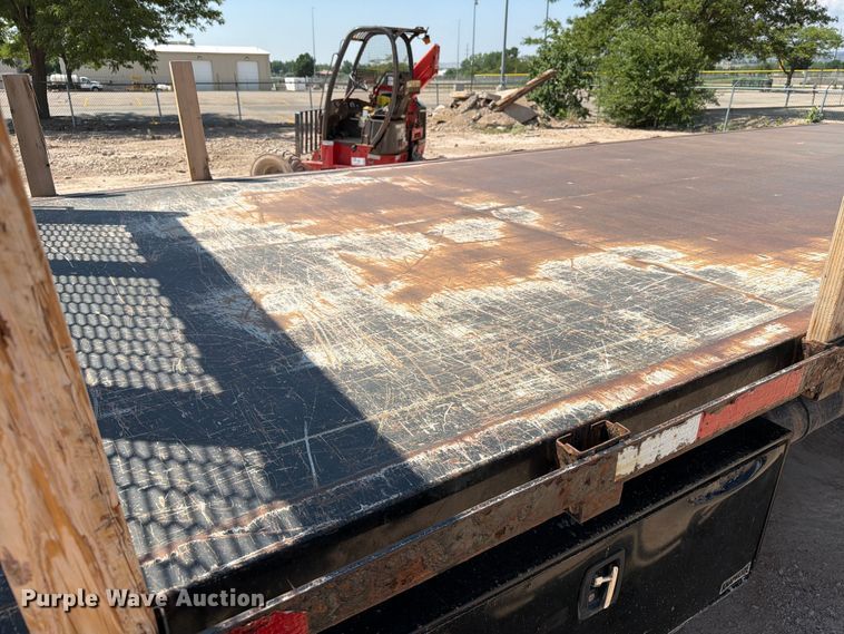 image for item DQ0082 2020 Freightliner Business Class M2 flatbed truck