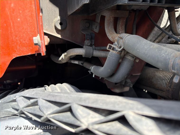 image for item DQ7895 2016 Volvo VN semi truck