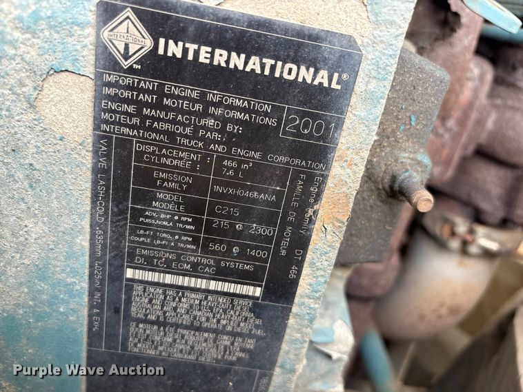 image for item DT2904 2002 International 4300 propane delivery truck