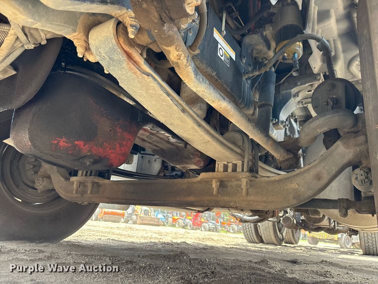 image for item DU6382 2018 Peterbilt 579 semi truck