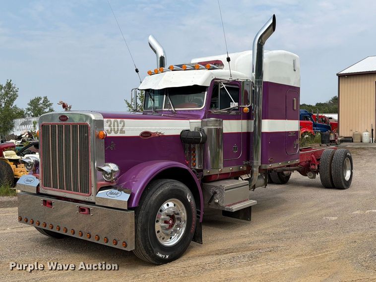 1980 Peterbilt 359 truck cab and chassis