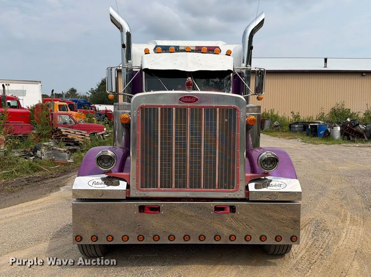 image for item DV2053 1980 Peterbilt 359 truck cab and chassis