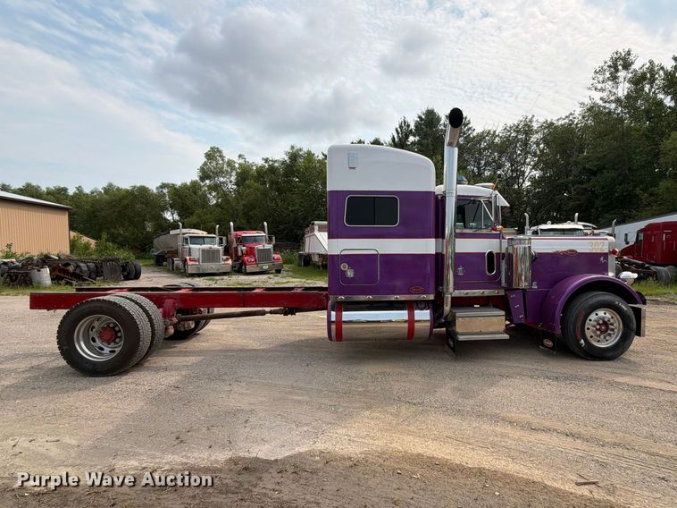 image for item DV2053 1980 Peterbilt 359 truck cab and chassis