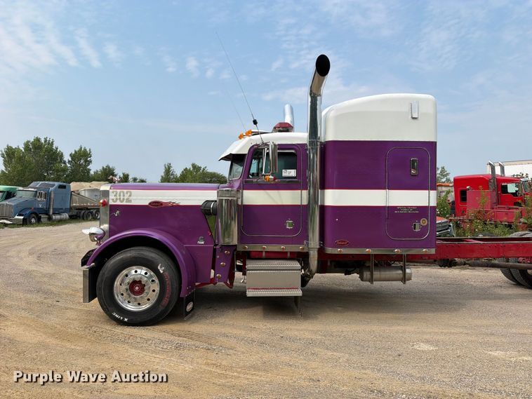 image for item DV2053 1980 Peterbilt 359 truck cab and chassis