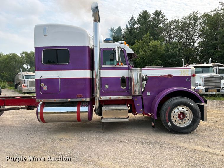 image for item DV2053 1980 Peterbilt 359 truck cab and chassis