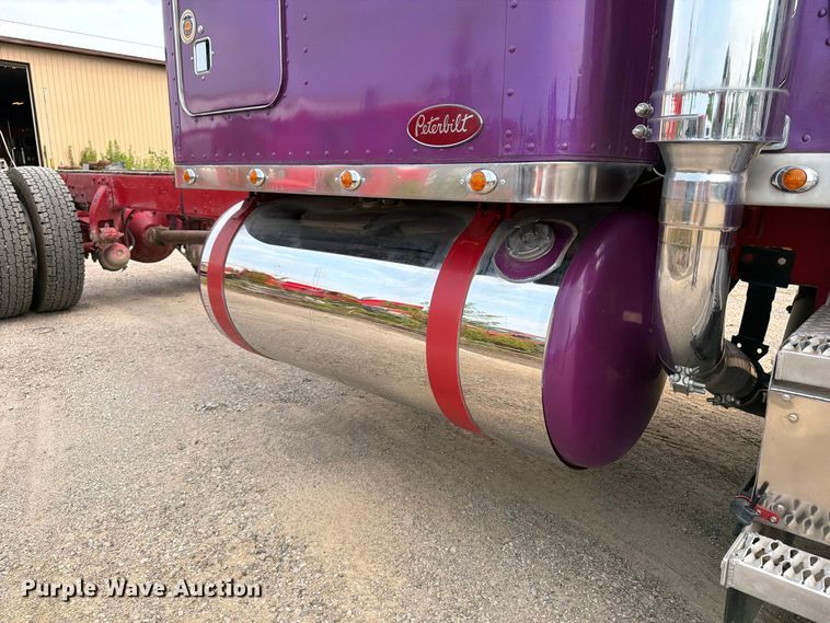 image for item DV2053 1980 Peterbilt 359 truck cab and chassis